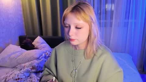 Snapshot of eves_eyes chatting on November 21, 2025, 2:38 pm Forget me not eve on CB online show from November 21, 2025, 2:38 pm