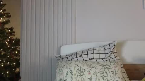 evi_woow online show from December 21, 2024, 7:16 pm