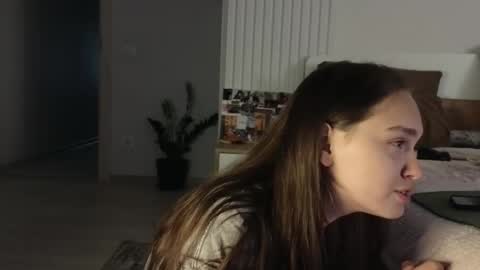 evi_woow online show from September 18, 2025, 12:45 am