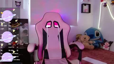 Snapshot of evie_cloud chatting on September 9, 2025, 6:18 pm Evie Cloud online show from September 9, 2025, 6:18 pm