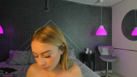 Snapshot of evie_demn chatting on April 18, 2026, 8:53 pm Evie Denm online show from April 18, 2026, 8:53 pm