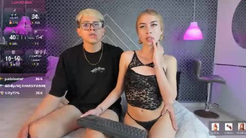 Snapshot of evie_demn chatting on April 19, 2026, 9:39 pm Evie Denm online show from April 19, 2026, 9:39 pm
