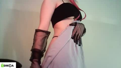 Snapshot of evie_muna chatting on June 16, 2026, 3:31 am Renesme White Im here from Monday to Friday online show from June 16, 2026, 3:31 am