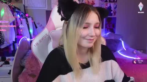 Evie online show from December 12, 2024, 11:58 pm