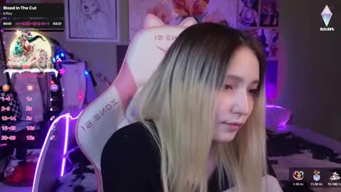 Evie online show from December 22, 2024, 11:52 pm