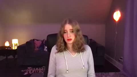 Evie3 online show from December 9, 2024, 5:29 am