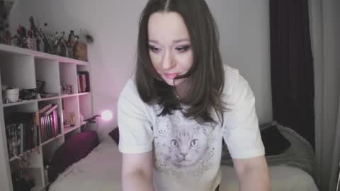 Snapshot of eviecuster chatting on April 29, 2026, 11:22 pm Im gonna be on in 2 hours online show from April 29, 2026, 11:22 pm