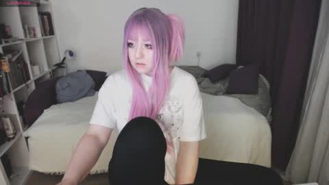 Snapshot of eviecuster chatting on May 29, 2026, 6:28 pm Im gonna be on in 2 hours online show from May 29, 2026, 6:28 pm