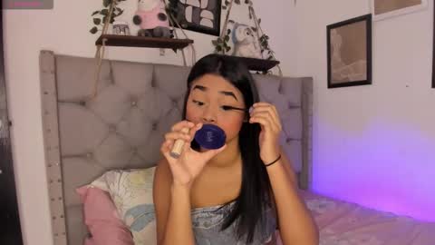 Snapshot of evieh1_ chatting on November 20, 2025, 3:23 pm Ivi Alejandra online show from November 20, 2025, 3:23 pm