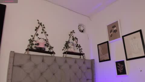 Ivi Alejandra  online show from January 16, 2026, 6:56 pm