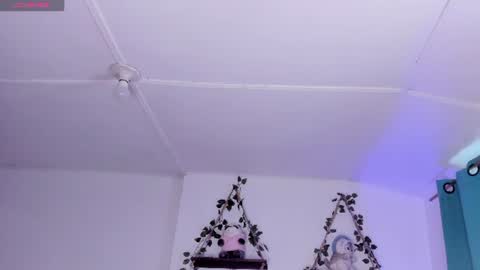 Ivi Alejandra  online show from July 23, 2026, 7:01 pm