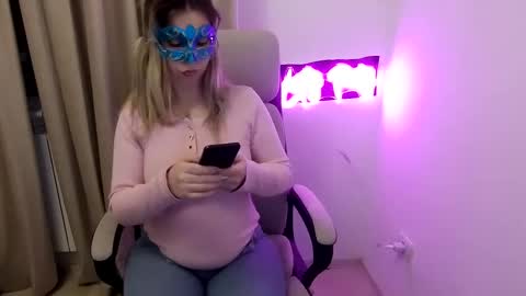 Snapshot of evil_goddesx chatting on March 4, 2025, 11:11 pm alesia online show from March 4, 2025, 11:11 pm
