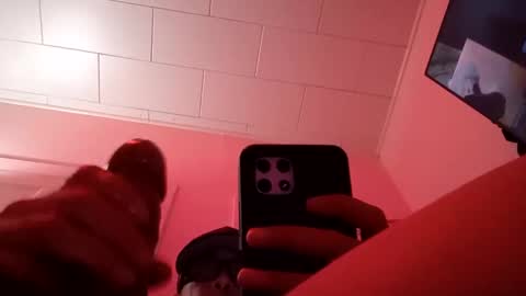 evilinjun_no9 online show from February 4, 2025, 9:38 am