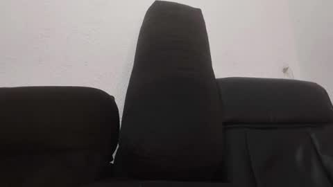 Snapshot of evilwhitegirl chatting on October 23, 2025, 11:14 pm Melina online show from October 23, 2025, 11:14 pm