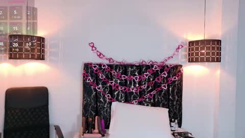 evvaa_moon online show from February 16, 2026, 1:29 pm