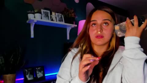 EVY online show from April 29, 2026, 12:37 am