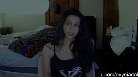 Snapshot of evyniadoll chatting on July 28, 2026, 3:08 pm Avelyn Evynia online show from July 28, 2026, 3:08 pm