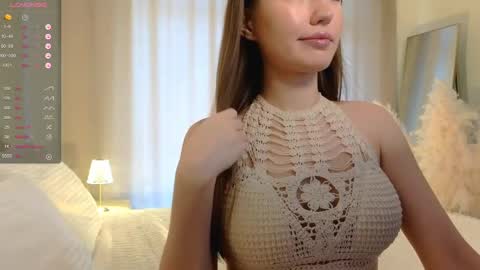 Snapshot of exclusive_model_ chatting on April 27, 2026, 10:35 am Angel online show from April 27, 2026, 10:35 am