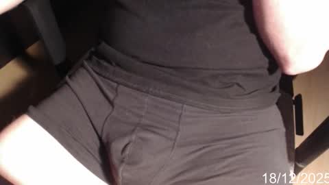 Snapshot of exhib_l0ver chatting on December 18, 2025, 2:56 pm exhib_l0ver online show from December 18, 2025, 2:56 pm