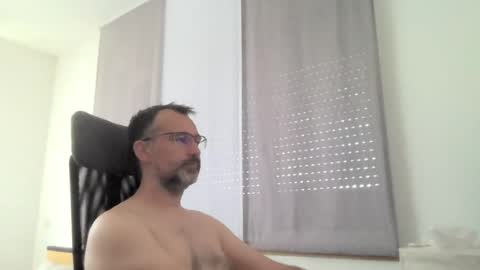 Snapshot of exhibit77 chatting on July 26, 2026, 4:58 pm exhibit77 online show from July 26, 2026, 4:58 pm