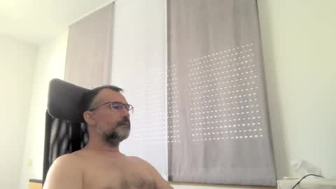 Snapshot of exhibit77 chatting on July 27, 2026, 9:38 am exhibit77 online show from July 27, 2026, 9:38 am