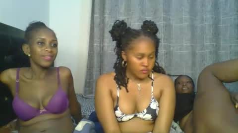 exotic_cutiee online show from April 21, 2026, 1:42 am