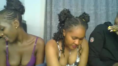 exotic_cutiee online show from April 21, 2026, 2:51 am