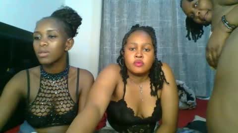 exotic_cutiee online show from April 22, 2026, 2:58 am