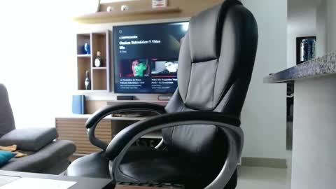 Snapshot of exotic_dude chatting on January 10, 2025, 8:26 pm camilo online show from January 10, 2025, 8:26 pm