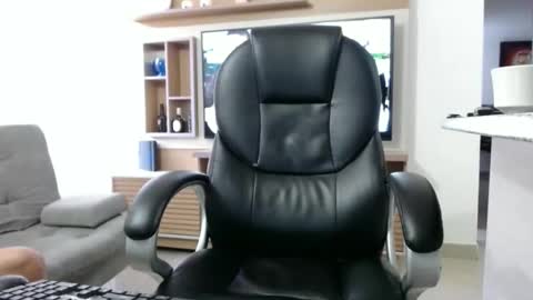 Snapshot of exotic_dude chatting on September 8, 2025, 10:42 pm camilo online show from September 8, 2025, 10:42 pm