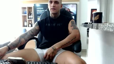 Snapshot of exotic_dude chatting on July 5, 2026, 2:57 pm camilo online show from July 5, 2026, 2:57 pm