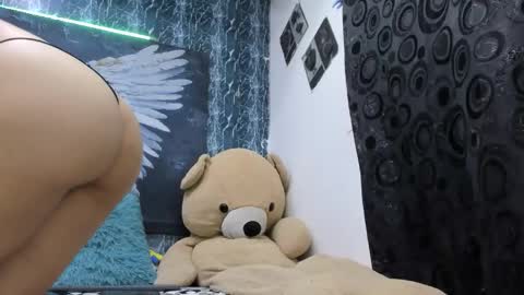 exotichot_couple online show from May 2, 2026, 12:04 am