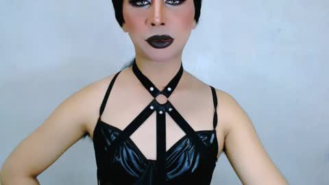 Snapshot of expensive_elise chatting on May 6, 2026, 9:03 am expensive_elise online show from May 6, 2026, 9:03 am
