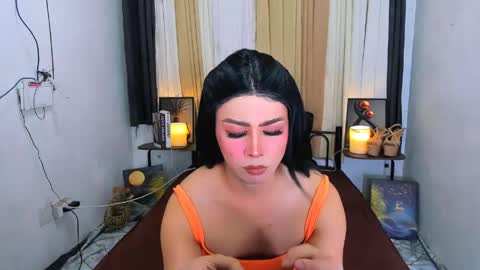 Snapshot of expensive_elise chatting on June 3, 2026, 5:29 pm expensive_elise online show from June 3, 2026, 5:29 pm