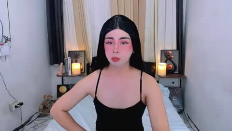 expensive_elise online show from June 23, 2026, 11:19 am