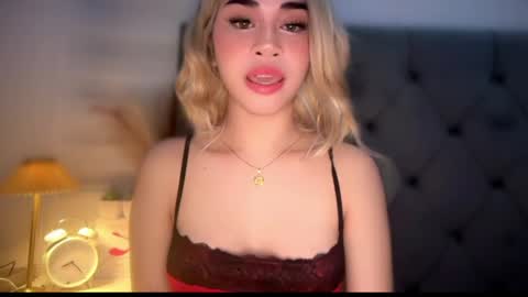 Snapshot of expensivets_chloe chatting on May 27, 2026, 6:49 pm chloee online show from May 27, 2026, 6:49 pm
