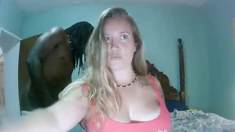 Snapshot of exploringusxxx chatting on June 10, 2026, 3:44 pm ExploringUs online show from June 10, 2026, 3:44 pm