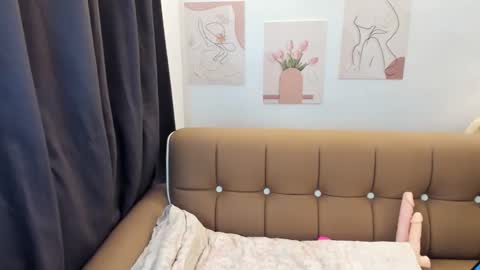 Snapshot of expnsivecandy06 chatting on October 22, 2025, 9:03 pm hotandsexygiendy online show from October 22, 2025, 9:03 pm