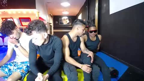 extrangers online show from February 22, 2025, 12:08 pm