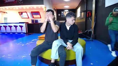 extrangers online show from March 9, 2025, 12:09 pm