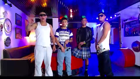 extrangers online show from January 18, 2026, 1:15 pm