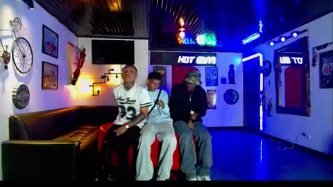 extrangers online show from February 27, 2026, 12:38 pm