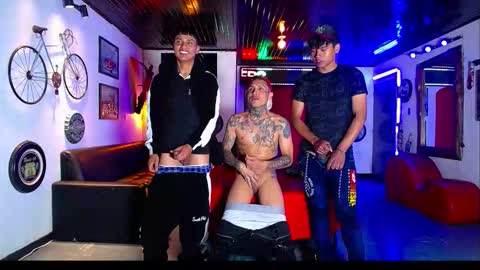 extrangers online show from March 5, 2026, 12:12 pm