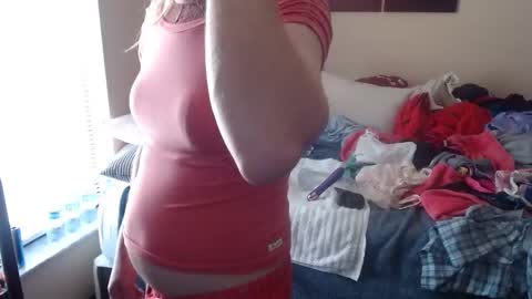 Snapshot of eyeswall0w chatting on September 19, 2025, 12:39 pm eyeswall0w online show from September 19, 2025, 12:39 pm