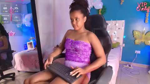 eylend_lisboa_ online show from March 9, 2026, 1:59 pm