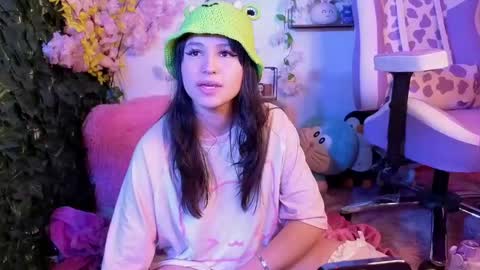 Snapshot of eymmy_24 chatting on June 5, 2026, 6:52 am eymmy_24 online show from June 5, 2026, 6:52 am