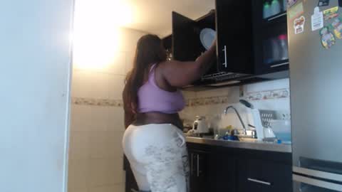 eyshaexotii online show from October 16, 2025, 4:41 pm