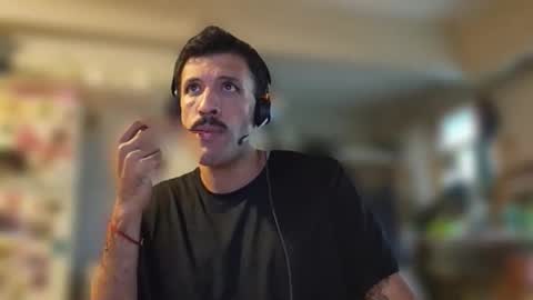 Snapshot of ezlajfer chatting on March 19, 2026, 9:52 pm venusah online show from March 19, 2026, 9:52 pm