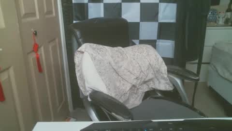 Ezra Naamah online show from March 6, 2025, 9:42 pm