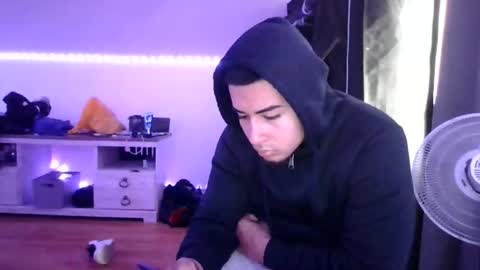 ezzteban935 online show from April 11, 2026, 6:01 pm